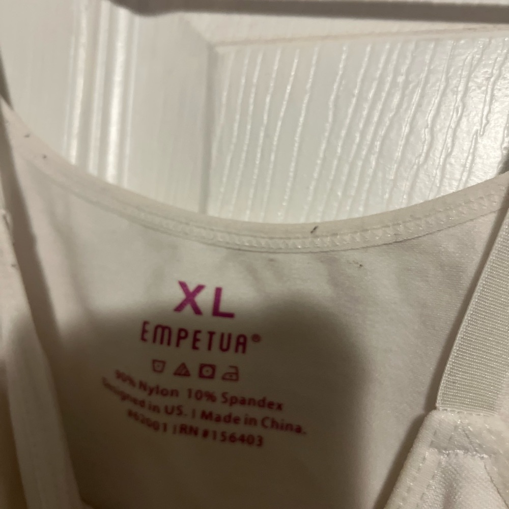 Compression top! - Picture 2 of 2